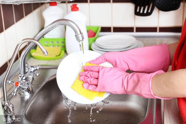 长期使用的抹布到底有多脏 抹布多久清洗一次最好，长期使用的抹布到底有多脏（洗碗布用久了，到底有多脏）