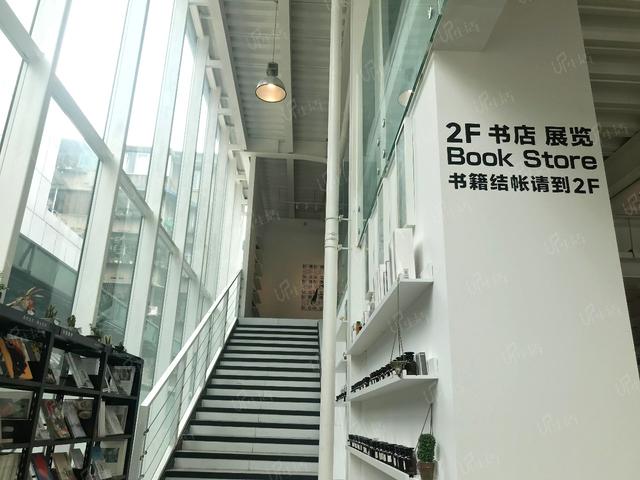 livehouse和酒吧的区别，livehouse是什么意思（成都地下乐队这几处疯狂尖叫的地标据点）