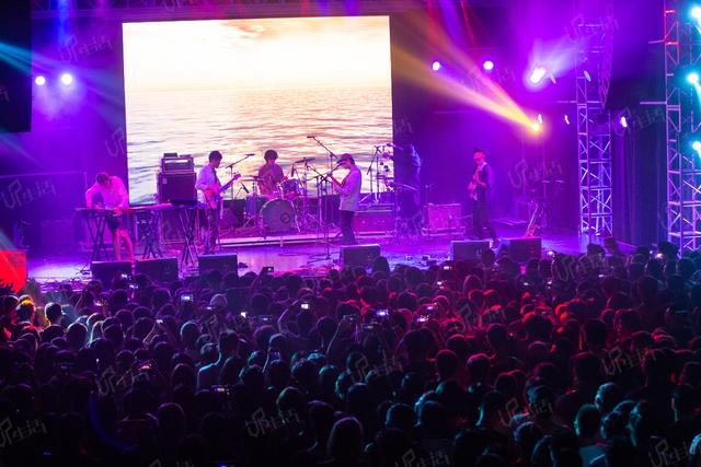 livehouse和酒吧的区别，livehouse是什么意思（成都地下乐队这几处疯狂尖叫的地标据点）