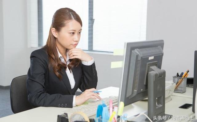 徒手怎么练背阔肌，徒手怎么练背阔肌效果好（这4个动作可以帮助你）