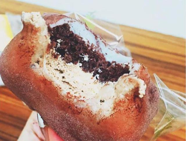 罗森冰皮月亮蛋糕，罗森便利店冰皮月亮蛋糕（便利店两大巨头罗森和全家的对抗图片）