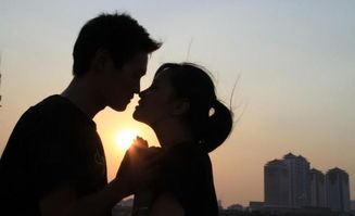 女友哭很心疼的星座男生，会哭的星座男（女友一哭就会心疼的星座男）