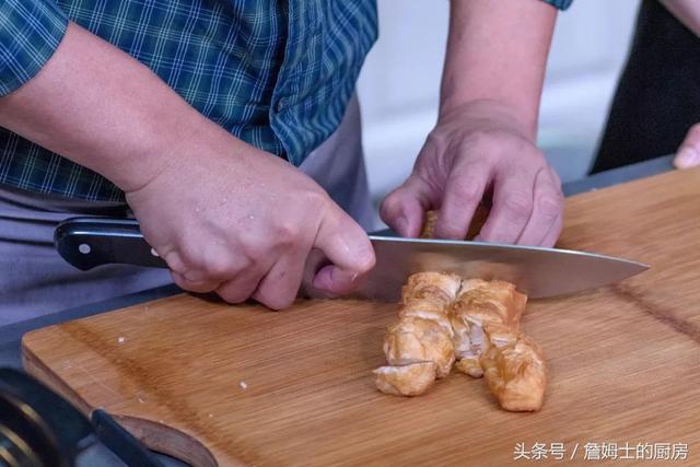 电饭煲皮蛋瘦肉粥，电饭煲皮蛋瘦肉粥正宗做法（一口电饭锅就搞定好吃的皮蛋瘦肉粥~）