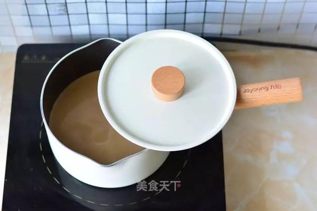 奶茶的制作方法，奶茶怎么制作的方法（自制奶茶：做好只需4步）