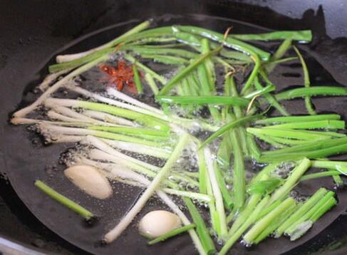 圖片[6]-【蔥油餅】做法步驟圖 20年經驗大叔  蔥香四溢 口感松脆有層次-起舞食譜網