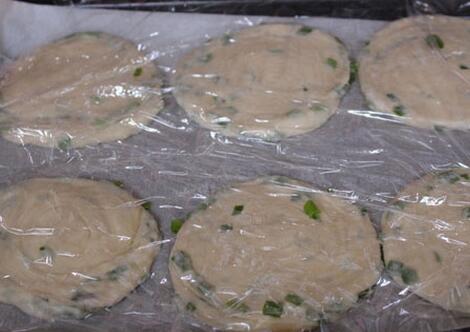 圖片[22]-【蔥油餅】做法步驟圖 20年經驗大叔  蔥香四溢 口感松脆有層次-起舞食譜網