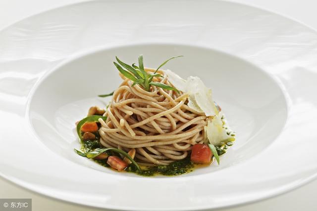 感冒了吃什么菜，感冒了吃什么菜好（这13种食物可以有效缓解……）