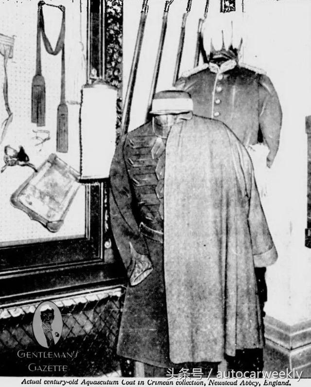 胶布雨衣谁发明的，雨衣的发明人（男士风衣装腔指南）