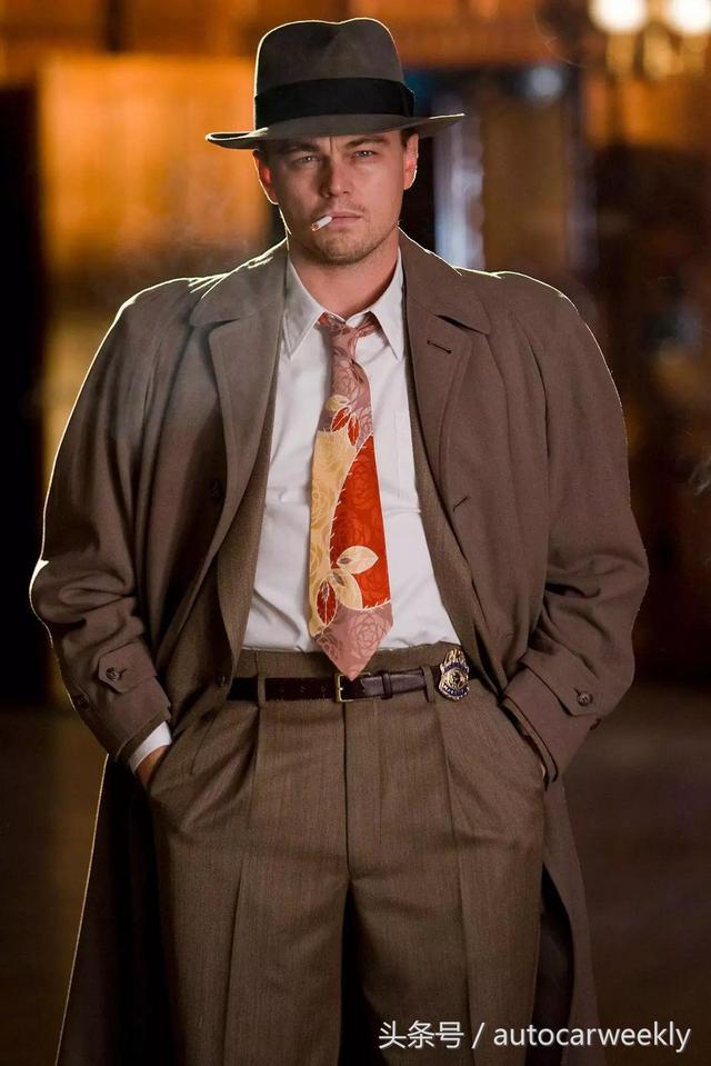 胶布雨衣谁发明的，雨衣的发明人（男士风衣装腔指南）