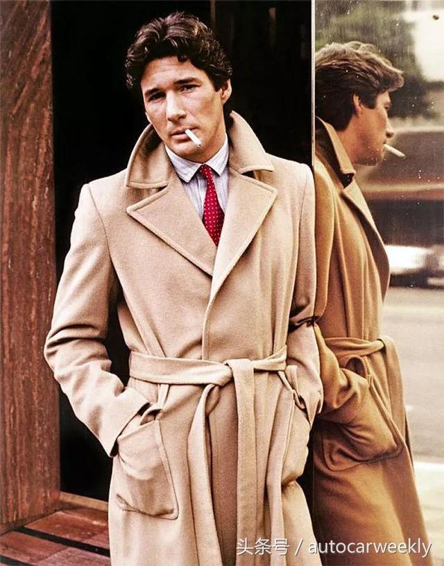 胶布雨衣谁发明的，雨衣的发明人（男士风衣装腔指南）