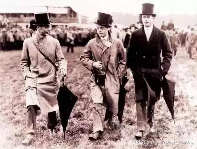 胶布雨衣谁发明的，雨衣的发明人（男士风衣装腔指南）