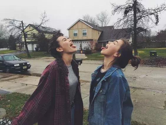 阳光总在风雨后歌词介绍，《阳光总在风雨后》歌词（朋友一场<好文>）