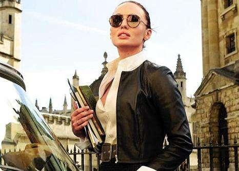 变形金刚女主角名字，变形金刚4女主角（《变形金刚》系列电影美女主角依次有哪几位）