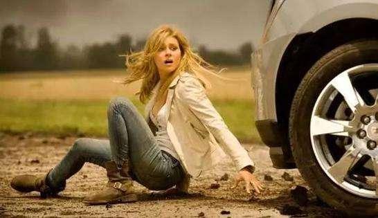 变形金刚女主角名字，变形金刚4女主角（《变形金刚》系列电影美女主角依次有哪几位）