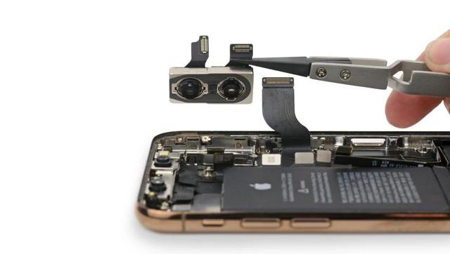 iphonexs拆解主板，iPhoneXS和Max拆机对比