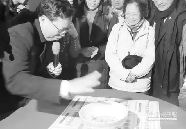 中秋博饼游戏规则，福建中秋博饼的来历（你可晓得谁留下的游戏）