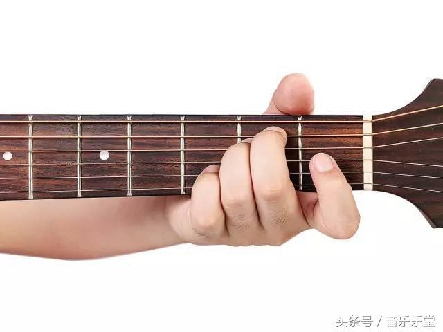 和弦em什么意思，什么是EM和弦（五分钟让你学会必学初级和弦）