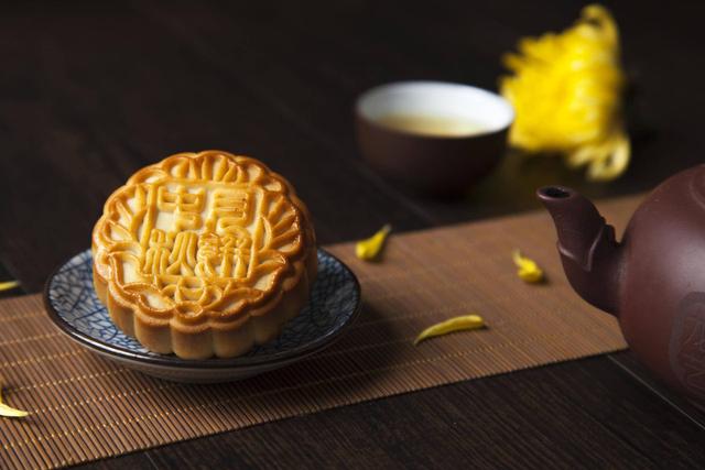 不做月饼的时候厂家在干吗，月饼生产线设备流程图（厂家不做月饼只卖券）