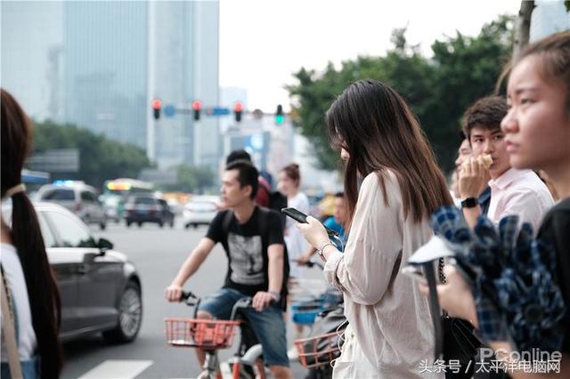 富士数码相机官网，富士胶片相机（60P,在座的APS-C都不是对手）