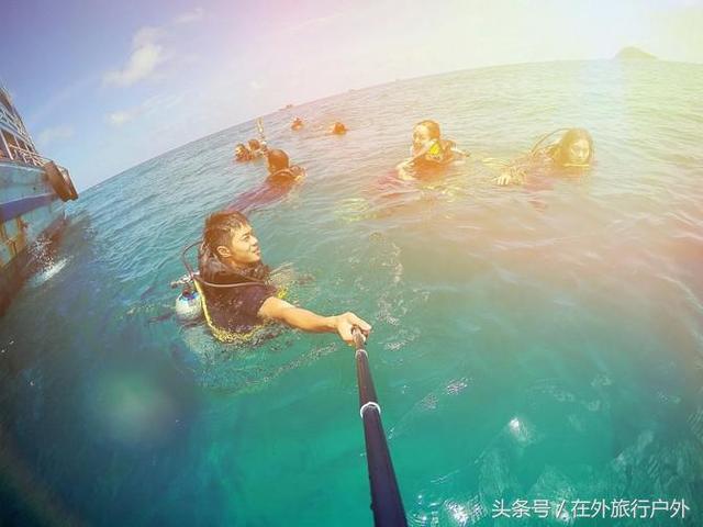 潜泳怎么潜下去，怎么潜到水下游泳（“潜水”入门级攻略）