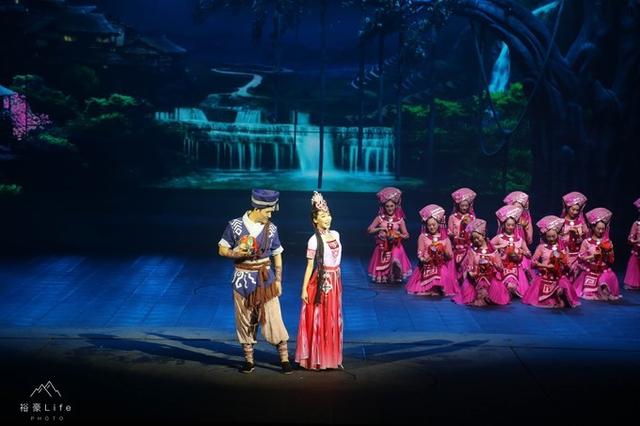 贵州阳朔游必去景点旅游攻略，阳朔旅游攻略必去景点（来阳朔怎么能不去桂林千古情景区）