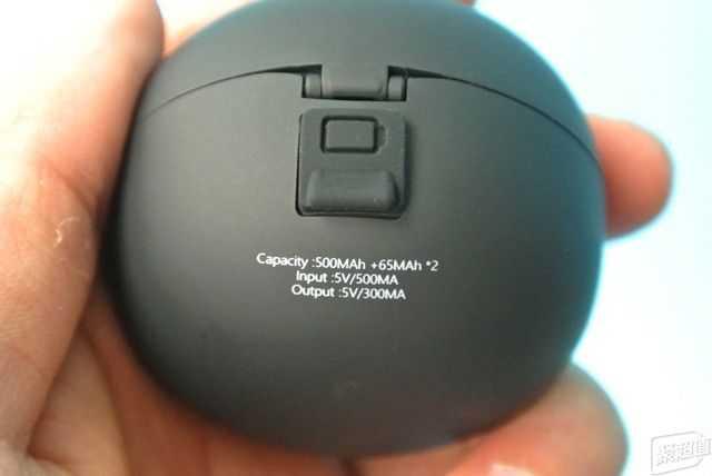 耳机lr哪边是左右，耳机l和r哪边是左哪边是右（AS不倒翁真无线音乐耳机）