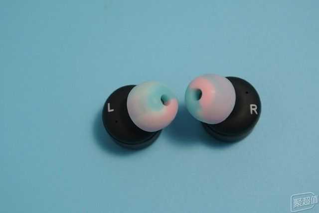 耳机lr哪边是左右，耳机l和r哪边是左哪边是右（AS不倒翁真无线音乐耳机）