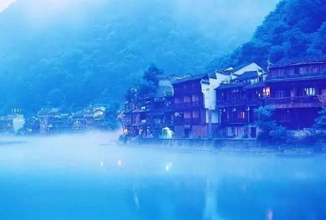 金粉世家金铨原型，金粉世家金铨原型是谁,当时是谁当总统（烟雨落在凤凰，远方已然一生）