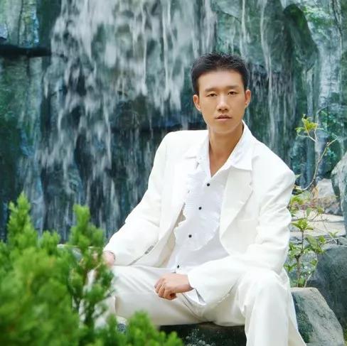 金粉世家金铨原型，金粉世家金铨原型是谁,当时是谁当总统（烟雨落在凤凰，远方已然一生）