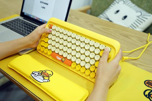 洛斐dot蓝牙机械键盘使用说明，洛斐DOT小黄鸭机械键盘体验