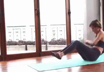 正确练习马甲线的方法是什么，马甲线训练技巧（雕刻好看的马甲线身材）