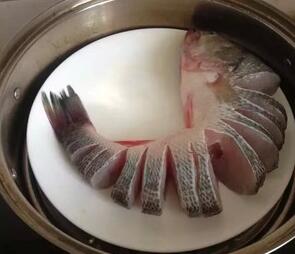 圖片[7]-【清蒸鱸魚】做法步驟圖 肥美鮮嫩 小孩都搶著吃-起舞食譜網