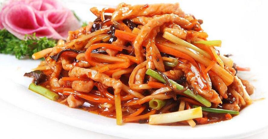 【鱼香肉丝】做法步骤图 做好这一步 鲜香入味 肉丝太嫩滑了-起舞食谱网