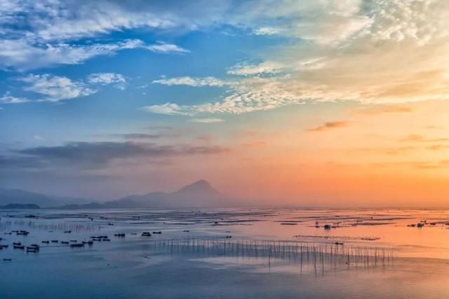 形容美玉的成语，形容玉的高雅的词语（凌波微步、镜花水月、倾国倾城）