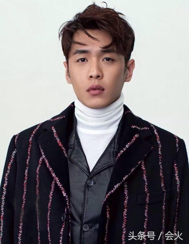 脸上有痣的男明星,盘点男明星的"美人痣"(井柏然的痣居然长在这里)