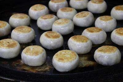 吃老北京小吃品百年京味--老北京小吃介绍，老北京风味小吃（6道老北京眼里的“京味小吃”）