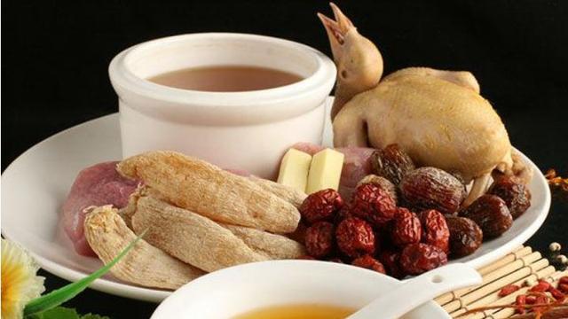 产后鸽子汤的做法，产后月子鸽子汤怎么做（最正确的鸽子汤做法）