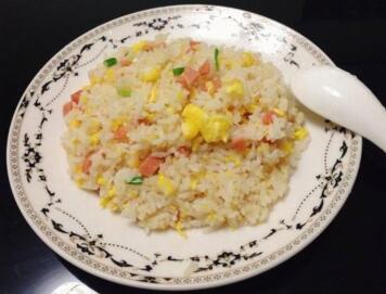 圖片[8]-【什錦蛋炒飯】做法步驟圖 剩飯做成這樣 全家愛吃-起舞食譜網