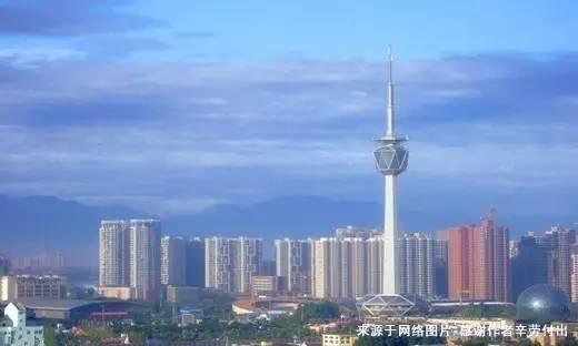 西安电视塔有多高，西安电视塔有多高多少米（感受玻璃平台带来的刺激和心跳）