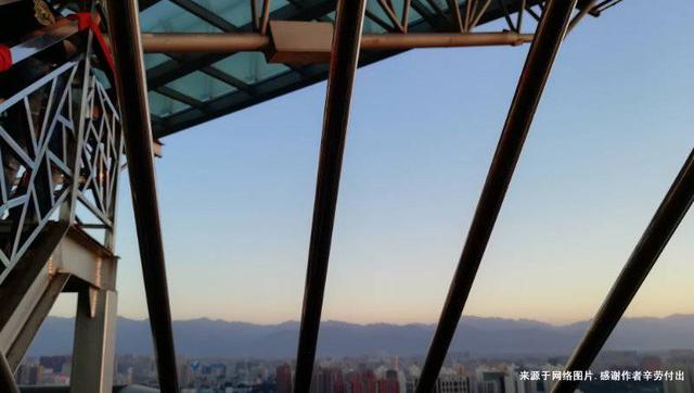 西安电视塔有多高，西安电视塔有多高多少米（感受玻璃平台带来的刺激和心跳）