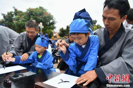 三礼是什么，经典常谈三礼是什么（云南建水举行“儒家三礼”仪式）