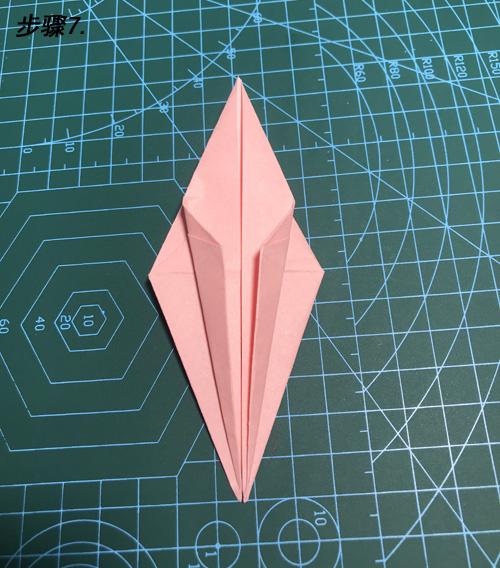 千纸鹤的折法图解,千纸鹤的折叠方法(最经典的纸鹤教学)