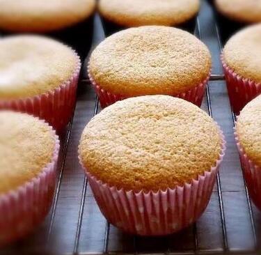 图片[10]-【纸杯蛋糕】做法步骤图 柔软香甜不回缩 3分钟学会-起舞食谱网