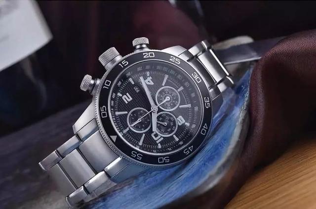 诺帝卡是什么档次，nautica衣服是什么档次（年轻人戴什么表才更有活力）
