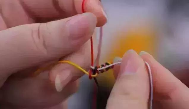  文玩手串怎么系绳，文玩手串编绳打结方法（文玩手串的5种打结方式） 