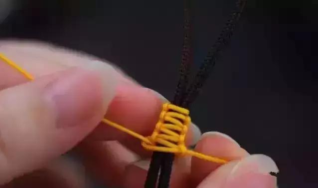  文玩手串怎么系绳，文玩手串编绳打结方法（文玩手串的5种打结方式） 