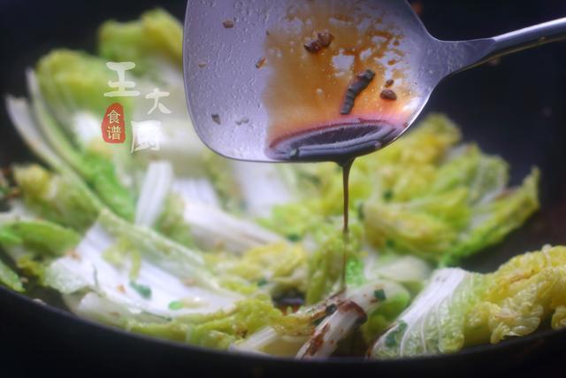 娃娃菜豆腐排骨汤，豆腐娃娃菜汤怎么做好吃又简单（家常菜娃娃菜炖豆腐）