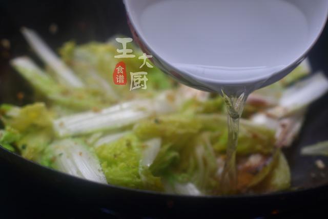 娃娃菜豆腐排骨汤，豆腐娃娃菜汤怎么做好吃又简单（家常菜娃娃菜炖豆腐）