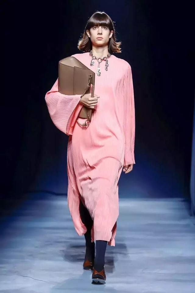 givenchy是什么牌子,givenchy品牌创立和历史(只有Givenchy这个牌子) givenchy是什么牌子,givenchy品牌创立和历史(只有Givenchy这个牌子)