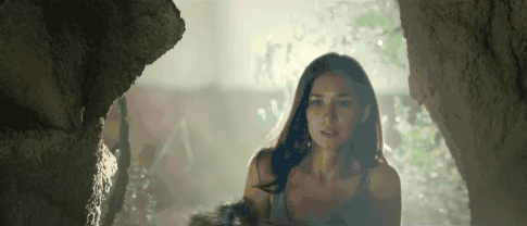 李茶的姑妈卢靖姗同款衣服，如今成了美丽多金的“姑妈”